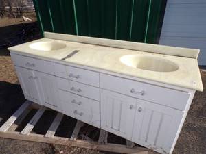 lot 94 image: Double Sink