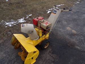 lot 132 image: 26 Montgomery Ward Dual Stage Snowblower Electric Start