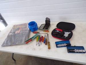 lot 171 image: Nut Drivers, Lazer Tool, Drill Bits and more