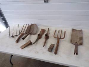 lot 172 image: Pick Axe Heads, Fork Heads, Shovel heads and wedges