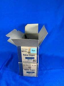 lot 49 image: 2 Boxes Of Bent Tip Medicine Droppers Mercer Glass