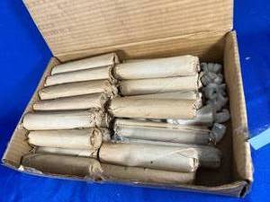 lot 76 image: Box of Pyrex Test Tubes With Pour Spouts 35x200mm