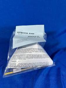 lot 82 image: Elemental Basic, Biological Culture Kit - Everything you need to grow your own bacteria and mold 5 Petri Dishes, 15x100m. 4g Nutrient Agar powder, Inoculating Needle (loop), Instructions & Science Projects