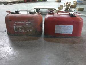 lot 44 image: Set of 2 5 Gallon Evinrude Boat Tanks with Caps