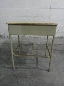 lot 51 image: Kids Vintage Cubby Desk 28 x 18 x 24