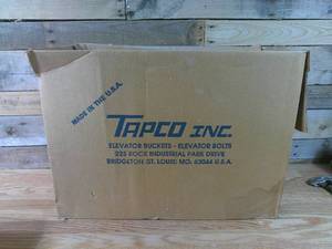 lot 69 image: Lot of 36 Tapco Elevator Buckets 2 Styles Sizes-12  9 x 5  24 Vented  4 x 3