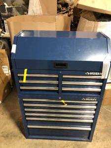 lot 24 image: Husky 36 in. 12-Drawer Blue Tool Chest Combo Customer Returns See Pictures