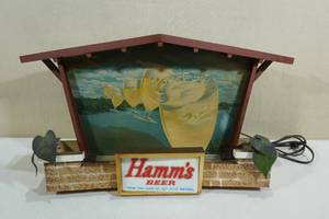 lot 1 image: Vintage Hamms Beer Lighted Sign