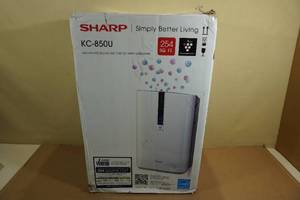 lot 2 image: Sharp KC-850U Medium Size Room Air Purifier with Humidifier