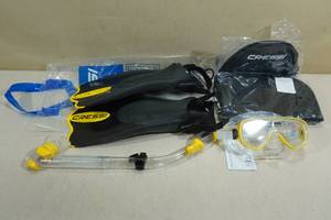 lot 121 image: Cressi Adult Palau Fin Snorkel Set -Fin Size XSS, Yellow