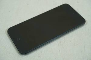 lot 122 image: Apple iPod Touch 7th Generation 32GB