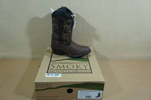 lot 176 image: Smoky Mountain Boots -Kids 13
