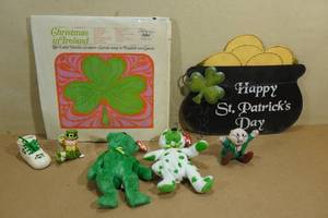 lot 214 image: Assorted Irish Dcor and Vinyl Record