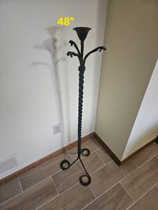 lot 7 image: Gaudi Gothic Iron Standing Candle Holder