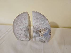 lot 102 image: Quartz Stone Six Inch Bookends
