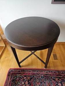 lot 80 image: Peninsula Furniture Contemporary Side Table