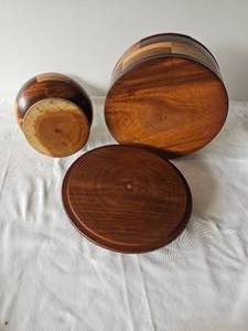 lot 97 image: Wooden Decor Pot & Vase