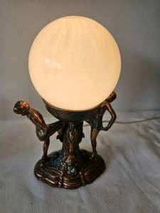 lot 25 image: Vintage Art Deco Dancing Ladies Globe Lamp