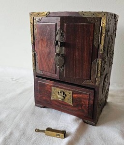 lot 12 image: Antique Rosewood Oriental Miniature Salesman Sample Furniture Wardrobe & Victorian Mahogany missing one drawer