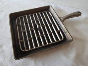 lot 48 image: Awesome Antique Wagner Ware Nickel-Plated Cast Iron Skillet - Sydney 1108 D