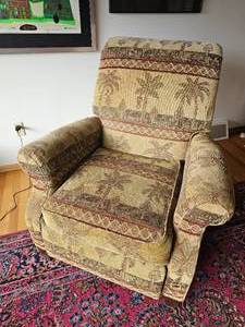 lot 100 image: Moroccan Bohemian Pattern Sherrill Recliner