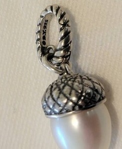 lot 2A image: David Yurman Cable Acorn Pearl Charm Pendant