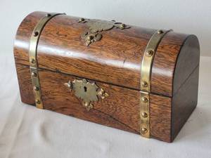 lot 19B image: Stunning Antique Mahogany Tantalus Decanter Box  Original Crystal Decanters - Parkins & Gotto London