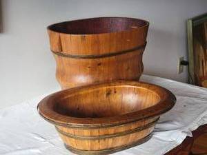 lot 57 image: Charming Vintage Stacking Wood Wash Basin