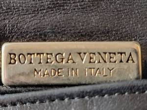 lot 55 image: Italian Designer Womens Handbag Pair - Alvero Martini & Bottega Veneta