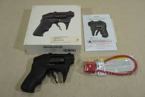 lot 1E image: Unfired Standard Manufacturing Thunderstruck .22 WMR Double Barrel Double Action Revolver