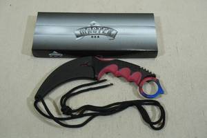 lot 18 image: Master Cutlery Karambit Blade Neck Knife