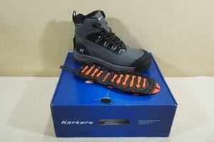 lot 90 image: Korkers Verglas Ridge Winter Boots - Mens 11