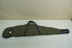 lot 97 image: Vintage Browning Canvas and Leather Long Gun Case