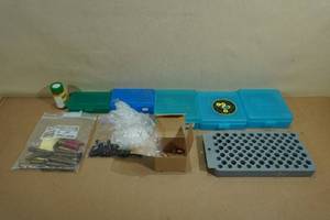 lot 117 image: Assorted Reloading Items - Cases, Bullets, Tray, Random Ammo