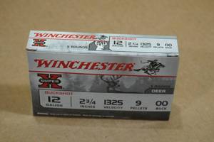 lot 162 image: 5 Winchester Super-X 12 Gauge 2-34 00 Buck Shotshells