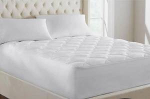lot 244 image: NEW Home Decorators Collection Ultimate Comfort King Mattress Pad