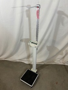 lot 14 image: Seca 769 Digital Patient Weighing Scale with Height Measuring Rod - 450 lbs. Capacity - In Great Condition