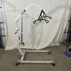 lot 17 image: Sunrise Medical HML400 Hoyer Classic Manual Patient Lift - 400 lbs. Weight Capacity - In Excellent Condition Comes With Sling (Not Pictured)