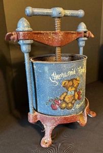lot 144 image: Vintage Griswold Apple Press