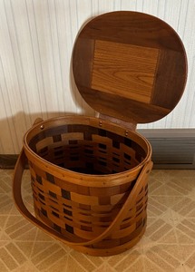 lot 154 image: Vintage Woven Picnic Basket