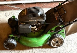 lot 162 image: Lawn Boy Lawn Mower