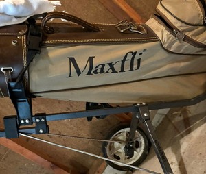 lot 165 image: Maxfli Golf Bag, Clubs and Cart