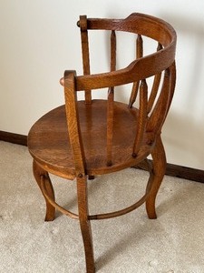 lot 35 image: Vintage Round Barrel Spindle Chair