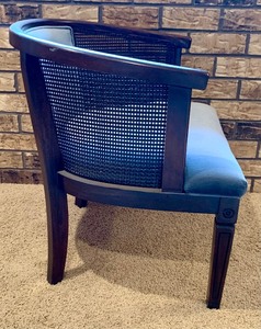 lot 85 image: Vintage Mid-Century Arm Chair