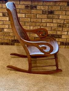 lot 87 image: Vintage Wicker Rocking Chair