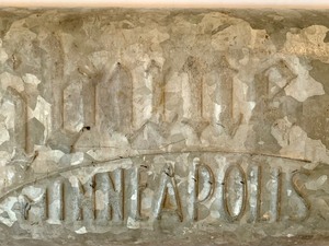 lot 98 image: Vintage Minneapolis Tribune Metal Paper Box
