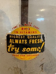 lot 99 image: Vintage 5 Cent Gum Ball Machine