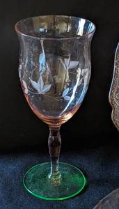 lot 52 image: Assorted Vintage Pink Depression Glass