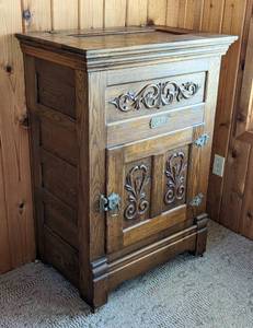 lot 6 image: White Clad Vintage Oak Ice Box