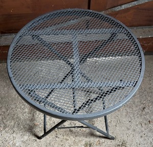 lot 169 image: Petite Metal Patio Table